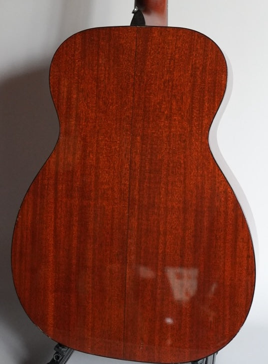 Martin 00-18V 2009年製
