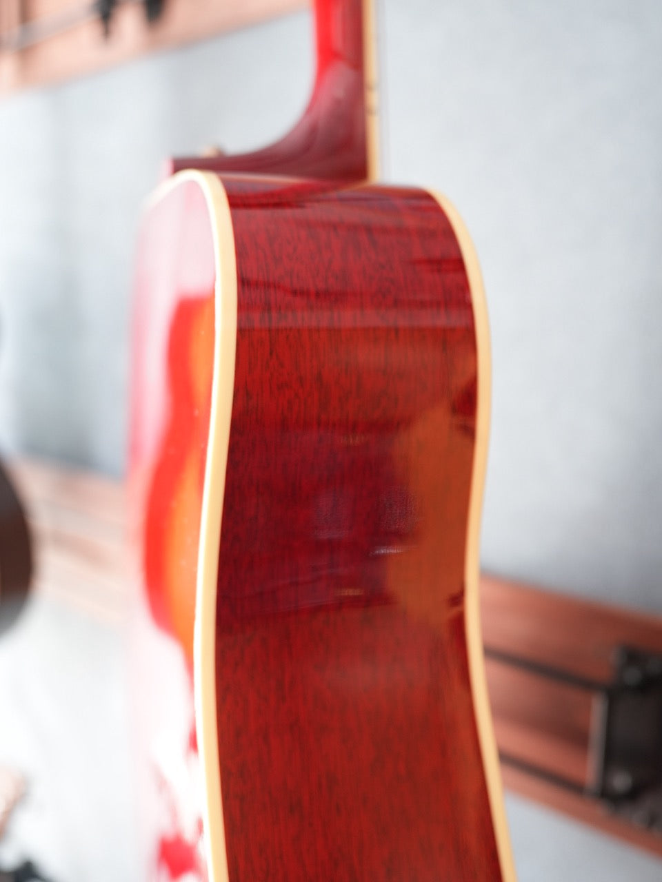 Gibson Hummingbird Cherry Sunburst 2019年製