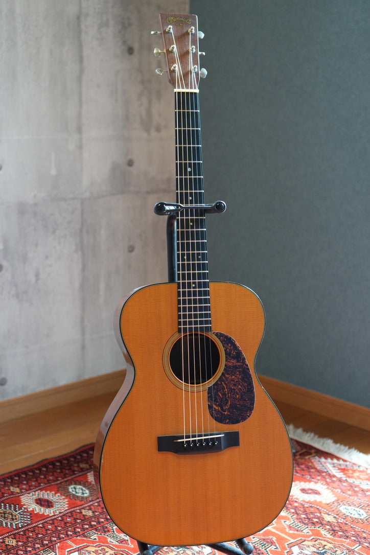 Martin 00-18V 2005年製