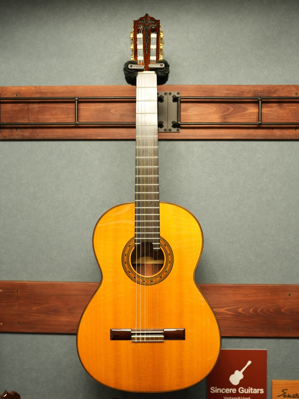 井田英夫のクラシックギター（中古）です。 井田英夫 /IDA HIDEO クラシックギター C-6｜トレファクONLINE