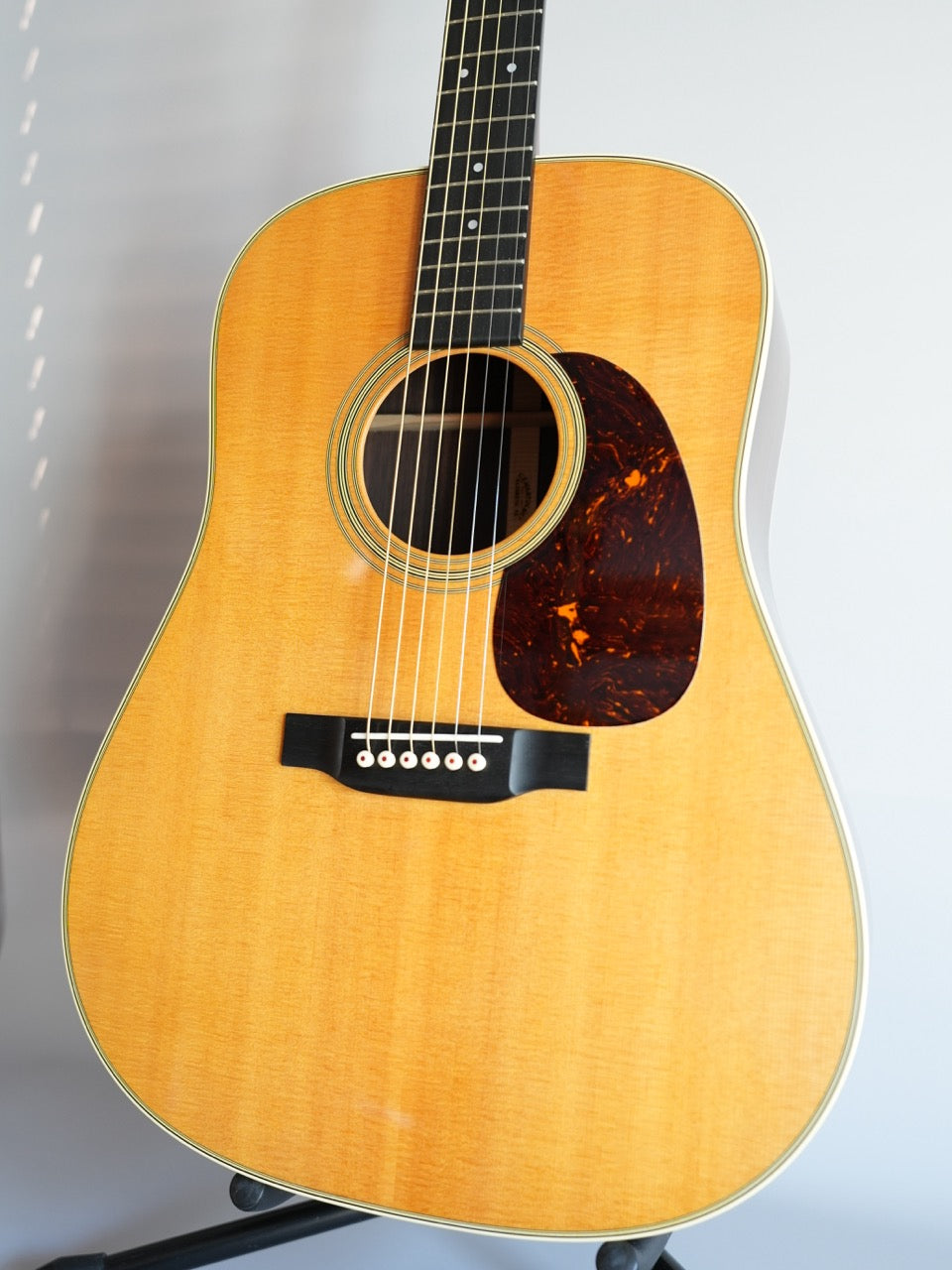 Martin D-28 standard オリジナル・ハードケース付き