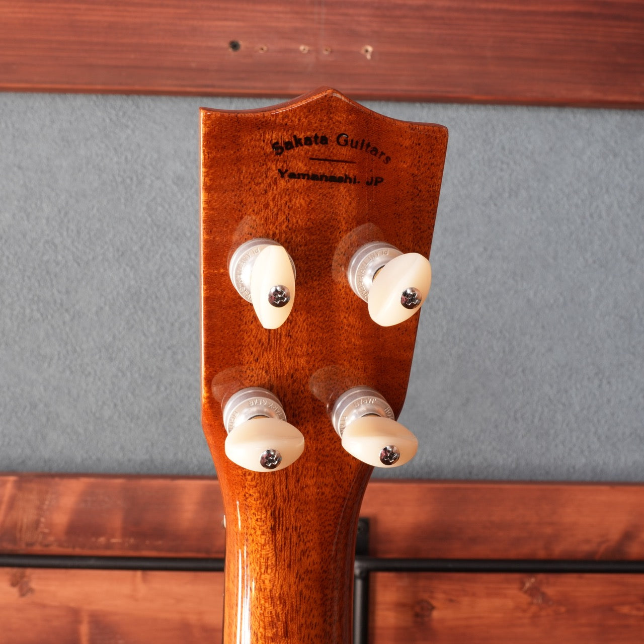 Sakata Guitars US-2C Western Red Cedar Soprano