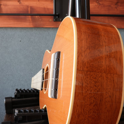 Sakata Guitars US-2C Western Red Cedar Soprano