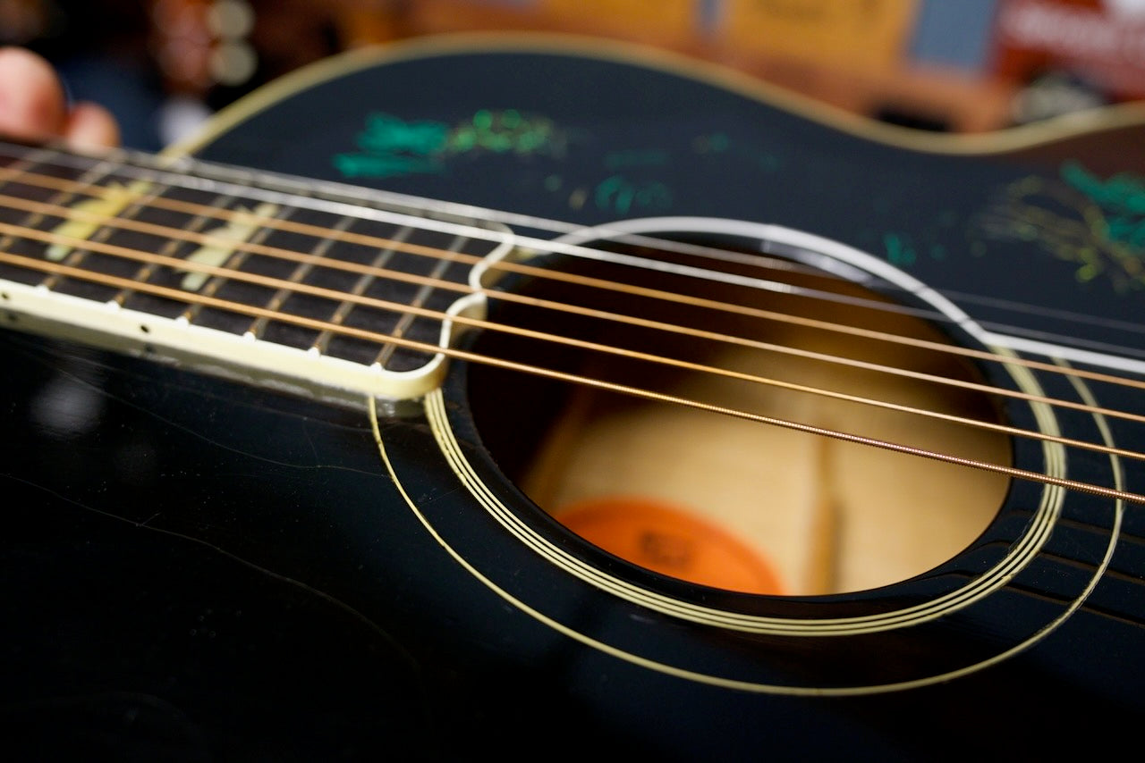 Gibson J-200 Rose Custom Black Centennial Collection 1995年製