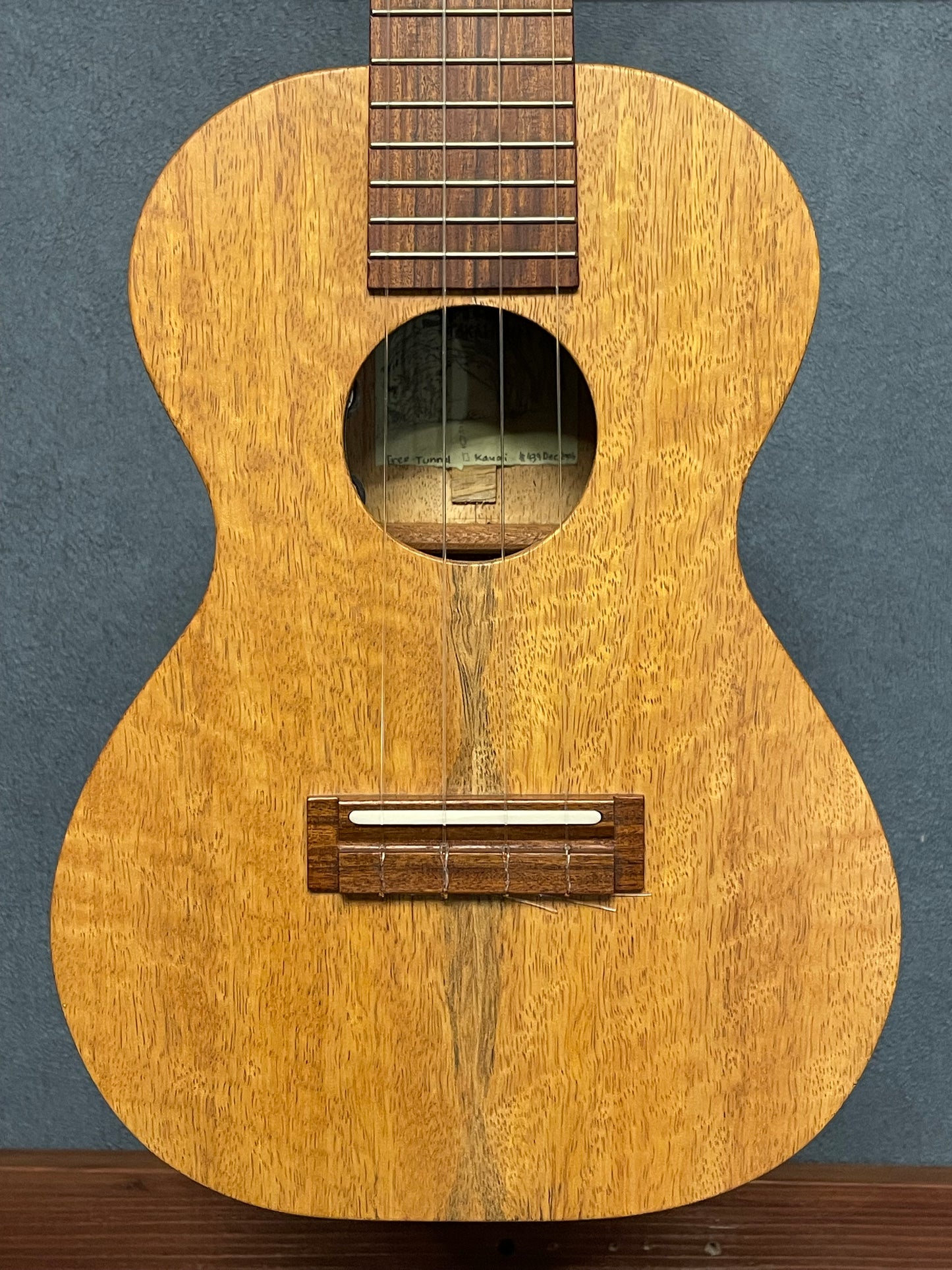 在庫しています！【店頭限定】Shimo Guitars mango コンサート2006年製（PU搭載）