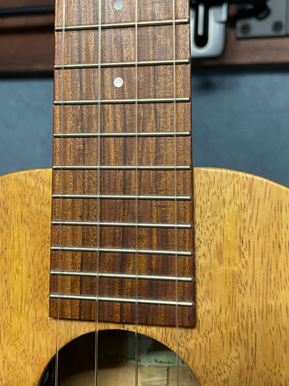 在庫しています！【店頭限定】Shimo Guitars mango コンサート2006年製（PU搭載）