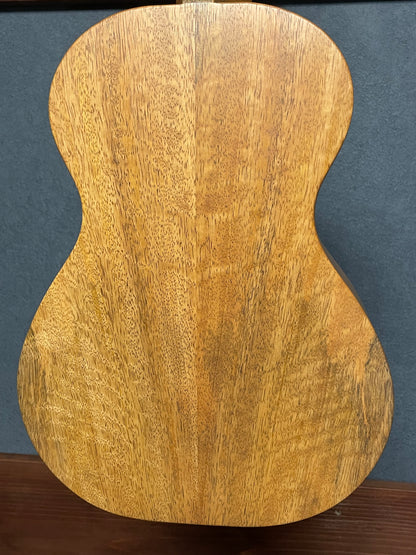 在庫しています！【店頭限定】Shimo Guitars mango コンサート2006年製（PU搭載）