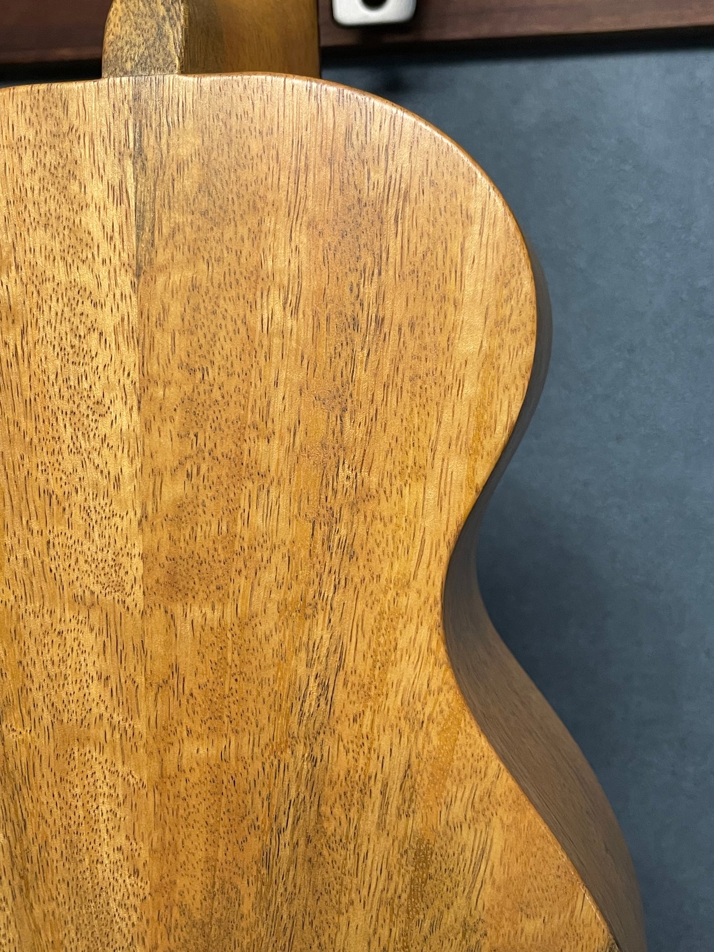 在庫しています！【店頭限定】Shimo Guitars mango コンサート2006年製（PU搭載）